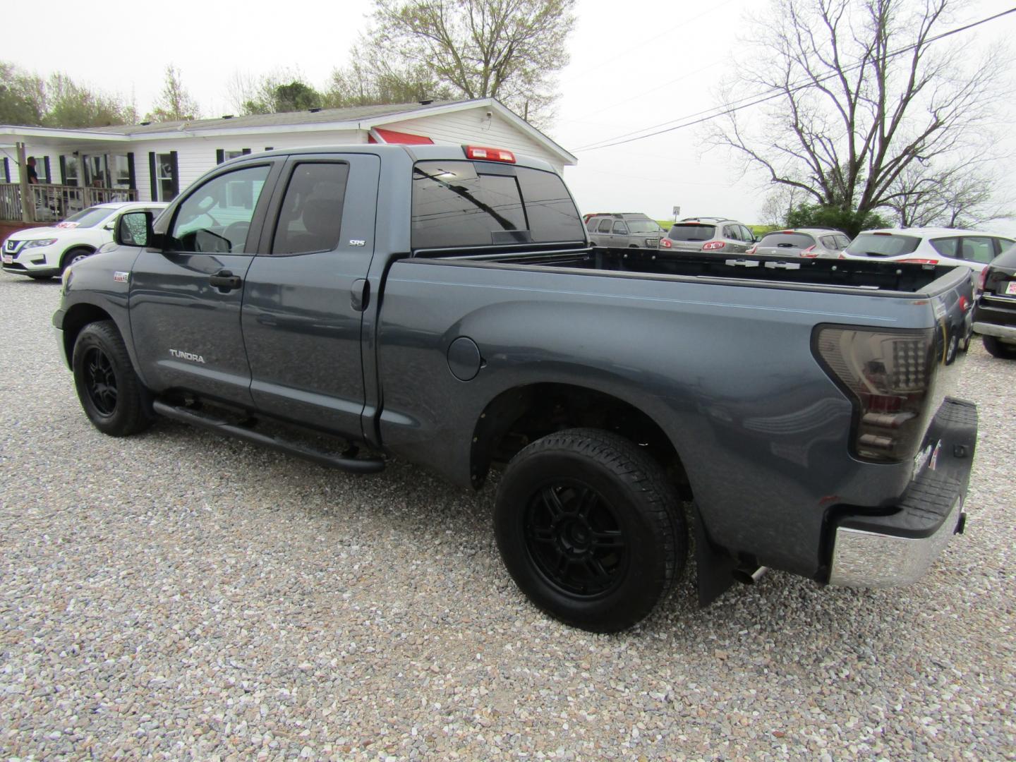 2010 Gray /Gray Toyota Tundra SR5 5.7L Double Cab 2WD (5TFRY5F11AX) with an 5.7L V8 DOHC 32V engine, Automatic transmission, located at 15016 S Hwy 231, Midland City, AL, 36350, (334) 983-3001, 31.306210, -85.495277 - Photo#5